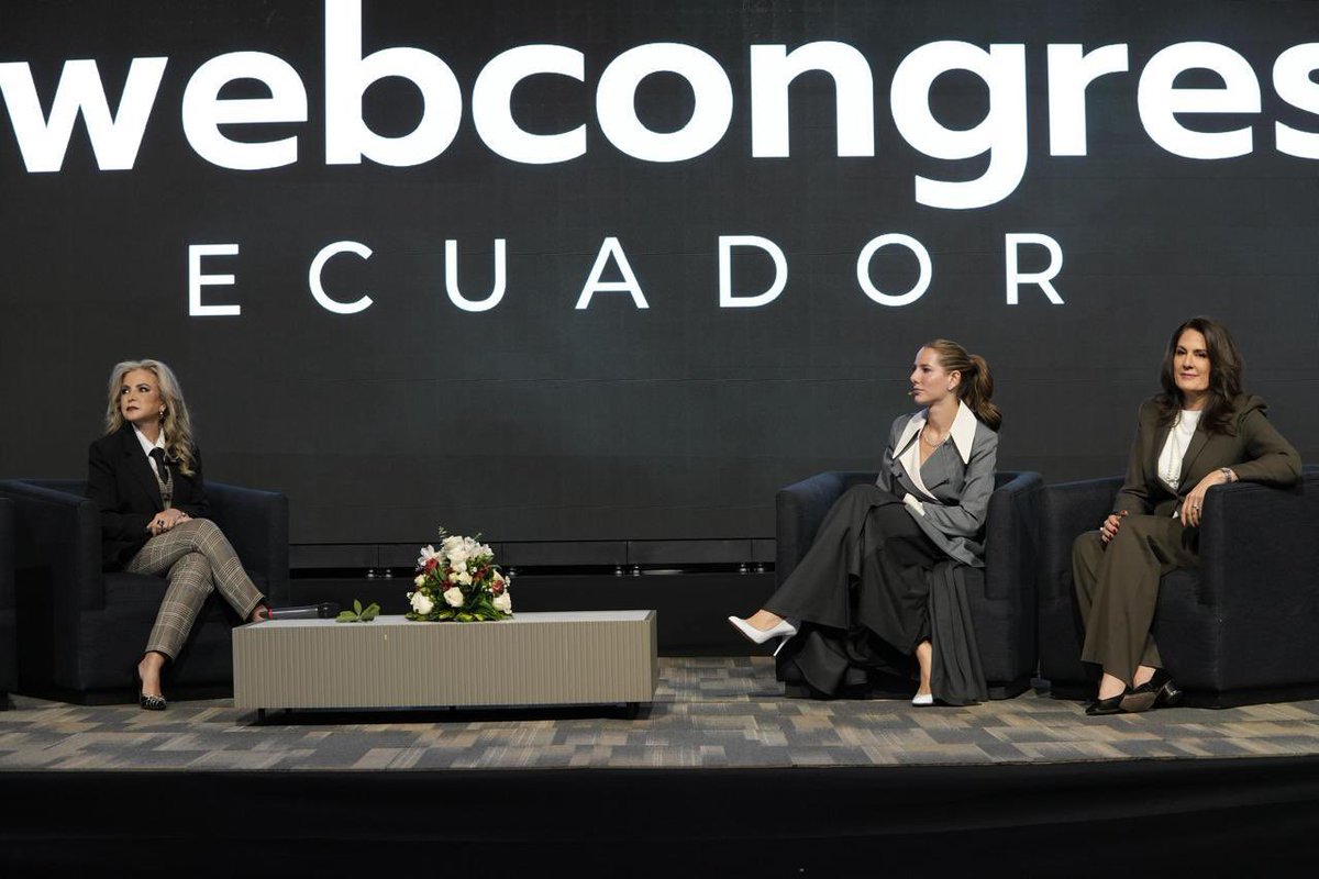 verosevillaec's tweet image. Hoy en @WEBCONGRESS  moderé el Panel ¨Women Leaders¨.  Hablamos sobre el avance de las #tecnologías #digitales y la #IA en los proyectos de desarrollo social, productivo y de educación. 
Tuve en honor de compartir criterios con:

🟣 Lavinia Valbonesi @laviniavNoboa , Primera Dama…