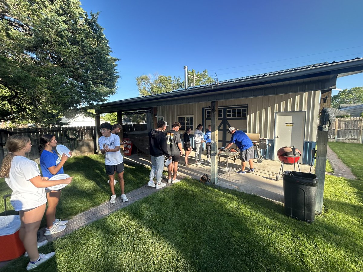 WarriorsCoachK's tweet photo. Had the State Qualifiers over and tried to make a light romaine salad and I think I skipped a direction. #NebraskaBeef 🐂@beef @RoskopTrenton11 @William_cacy22 @strandjohn85 https://t.co/I8dvVarMwa