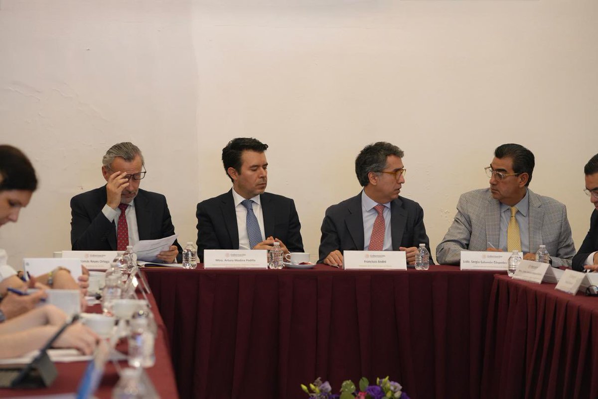 INAMI_mx's tweet image. Además de autoridades de la @SRE_mx, asistieron @FAndreUE, embajador de la Unión Europea en México (@UEenMexico); @TBruselas, presidente de #COLAC; @CarlosVaz89, titular de la Unidad de Política Migratoria, Registro e Identidad de Personas (#UPMRIP); y @Evitahduarte, coordinadora