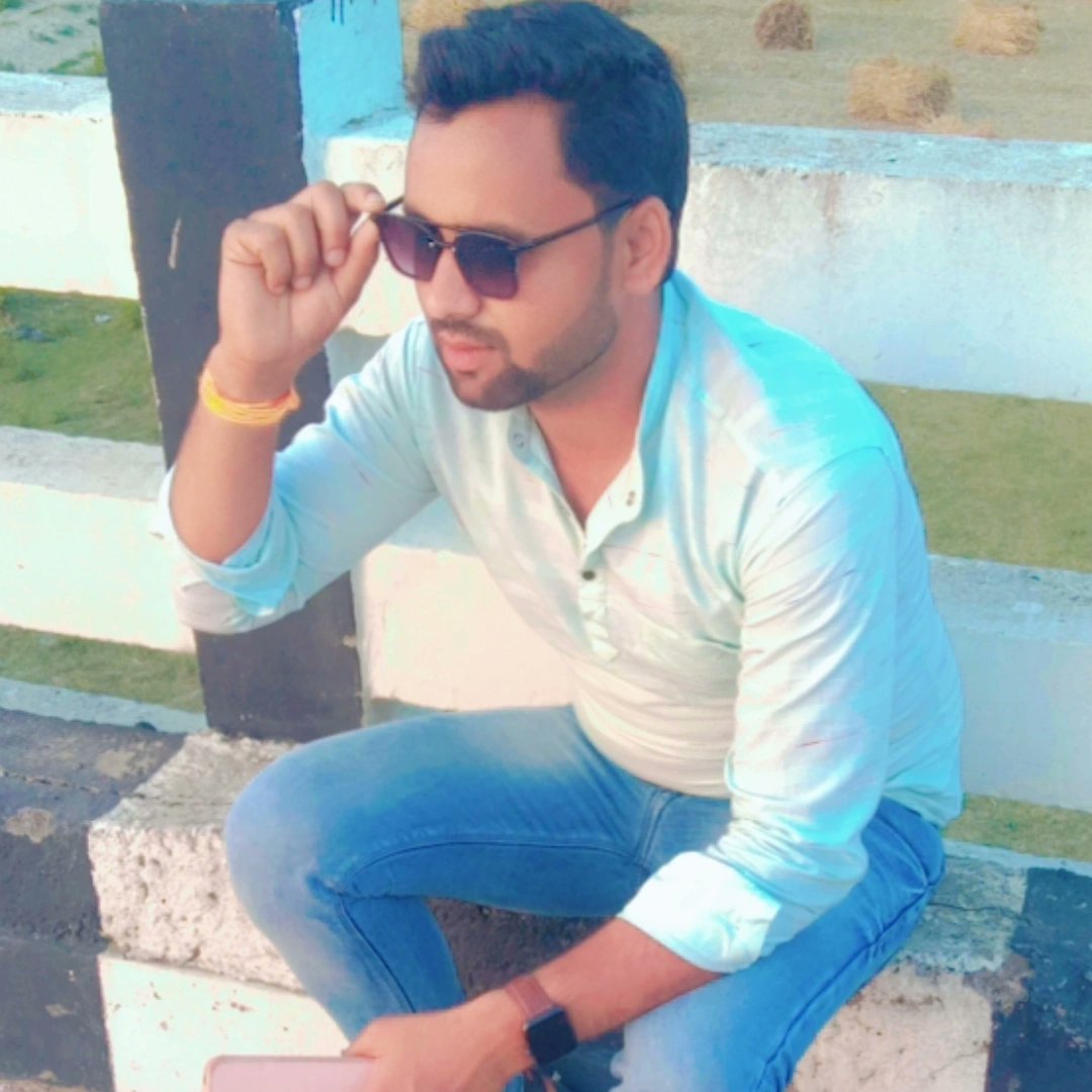 अपनी नजर हमेशा उस पर रखो जिसे तुम पाना चाहते हो उस पर नहीं जिसे तुम खो चुके हो.!
#subconsciousmin#possitivevibes #instagram #morningaffirmation #terding #hindiquotes #morningaffirmation #possitivevibes