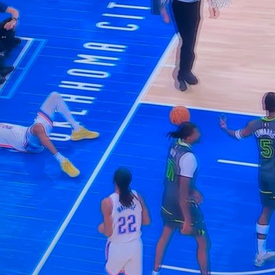 #NewProfilePic #wolvesback 😈😈#ThunderUp