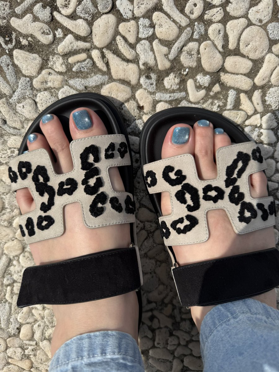 disney531's tweet photo. 青系は夏を先取りしすぎかな?とも思ったんだけれど可愛かったので水色のビー玉ネイルにしたんだけれど、先取りしすぎじゃない?とやっぱりパパに言わレました。
でも可愛いから良しです!
#ジェルネイル #ネイル #ビー玉ネイル #Nail
#ElixirNail https://t.co/Rq7w5oT3qX