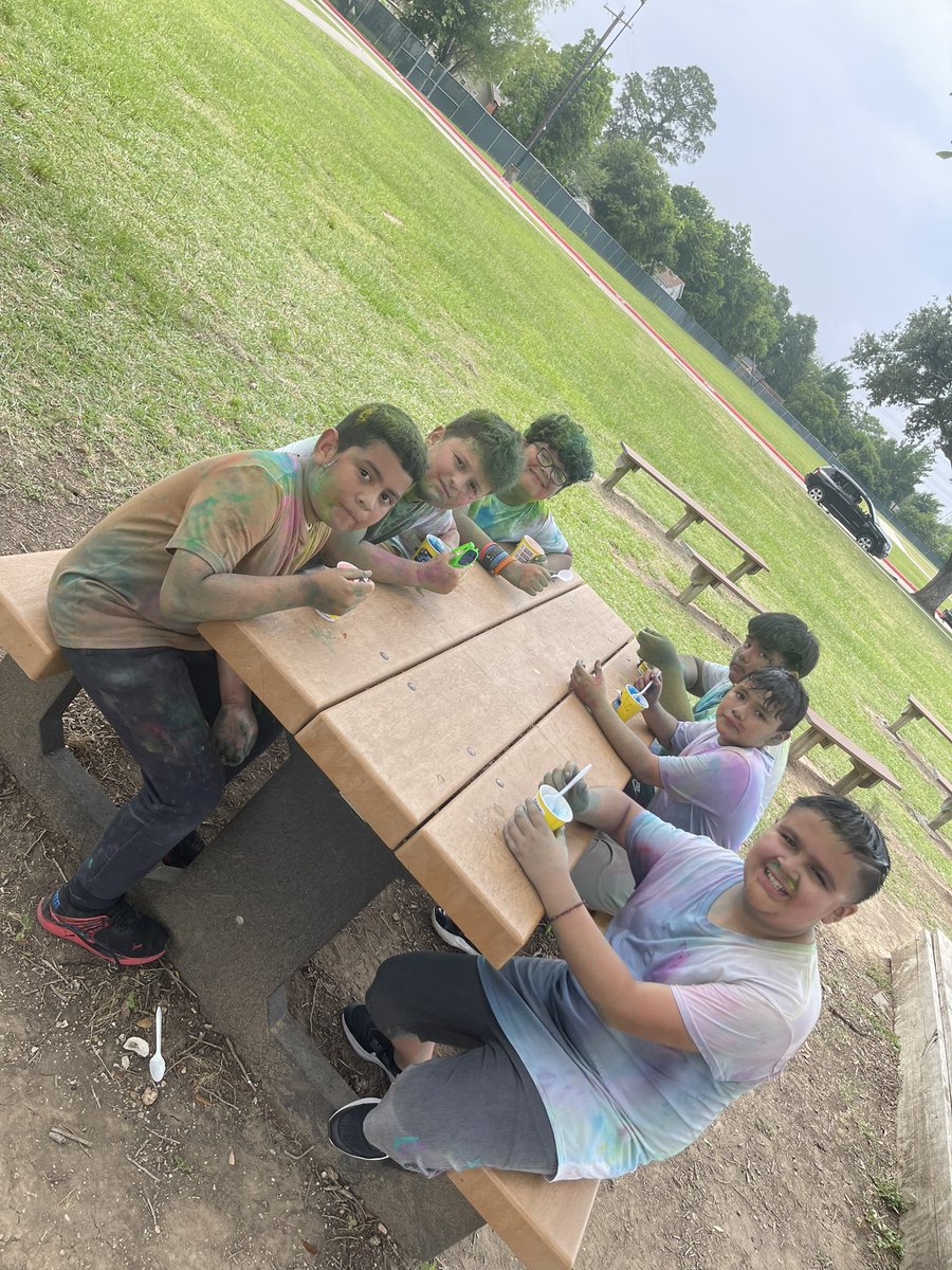 Evelyn Flores tweet media