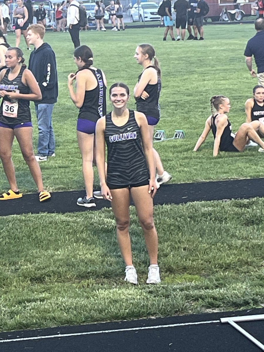 SWESTSCHOOLS's tweet photo. Katherine wins the 400…
#SectionalChamp 
👏👏👏 https://t.co/0q4uqoS8Zq