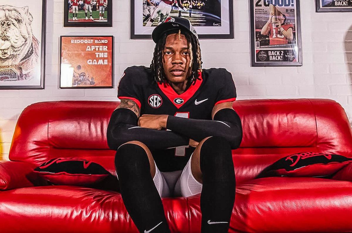 Priority #UGA target Ryan Mosley broke down his recent OV to Athens, including ...

➡️Why it was the best visit he's been on
➡️It feels like "home," and why he loves UGA
➡️Why one combo is the "hardest uniform out"
➡️Recreating a viral photo

DETAILS:  bit.ly/Mosleysharesth…