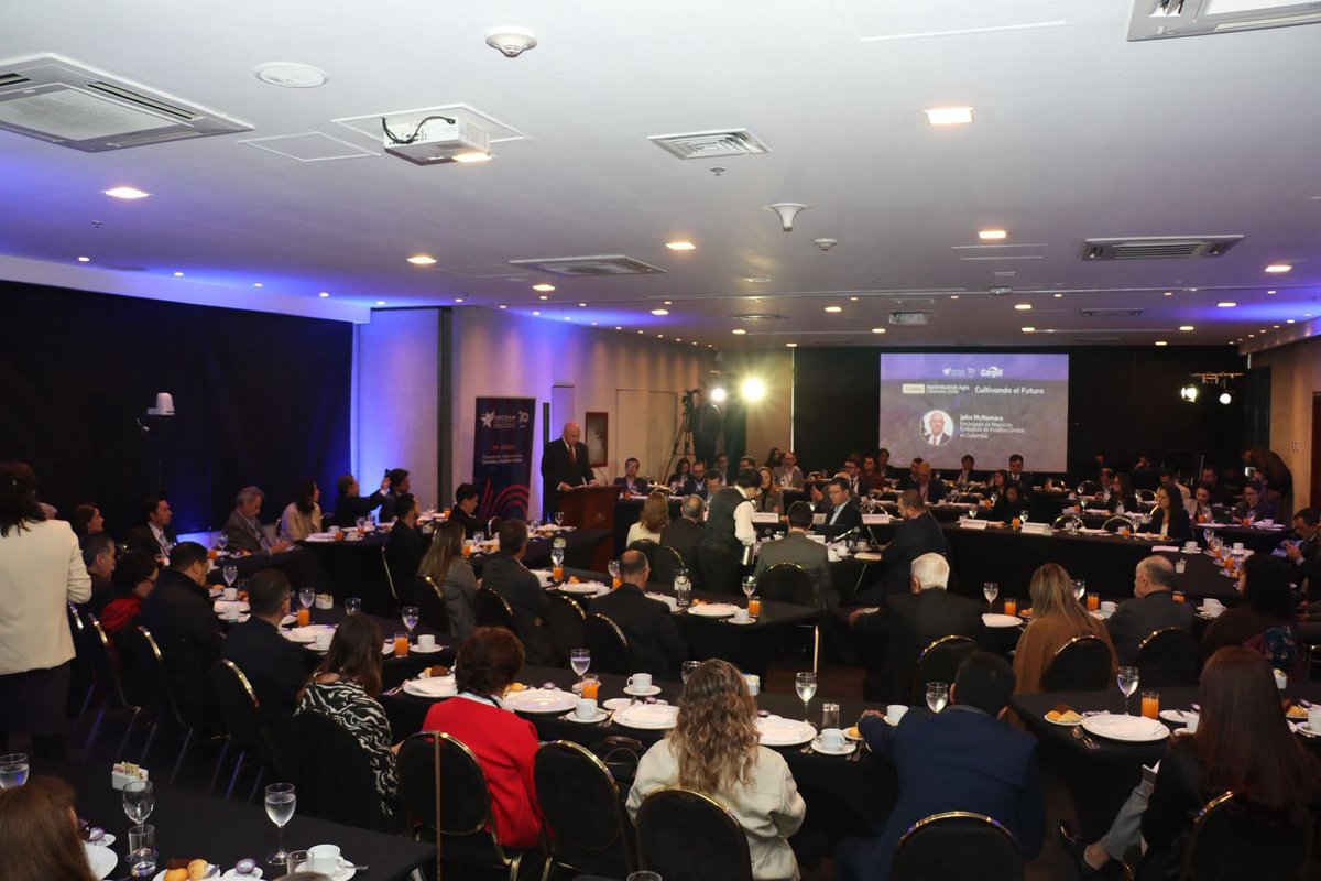 US Embassy Bogota (@usembassybogota) on Twitter photo “Tuve el placer de hablar con líderes agrícolas colombianos en el evento Agro Colombia 2030 de <a href="/AmChamCol/">Cámara Colombo Americana - AmCham Colombia</a>. Uno de nuestros mayores logros bilaterales en la última década ha sido la expansión de los lazos comerciales y económicos entre nuestras dos naciones. Y la agricultura es la “Tuve el placer de hablar con líderes agrícolas colombianos en el evento Agro Colombia 2030 de <a href="/AmChamCol/">Cámara Colombo Americana - AmCham Colombia</a>. Uno de nuestros mayores logros bilaterales en la última década ha sido la expansión de los lazos comerciales y económicos entre nuestras dos naciones. Y la agricultura es la