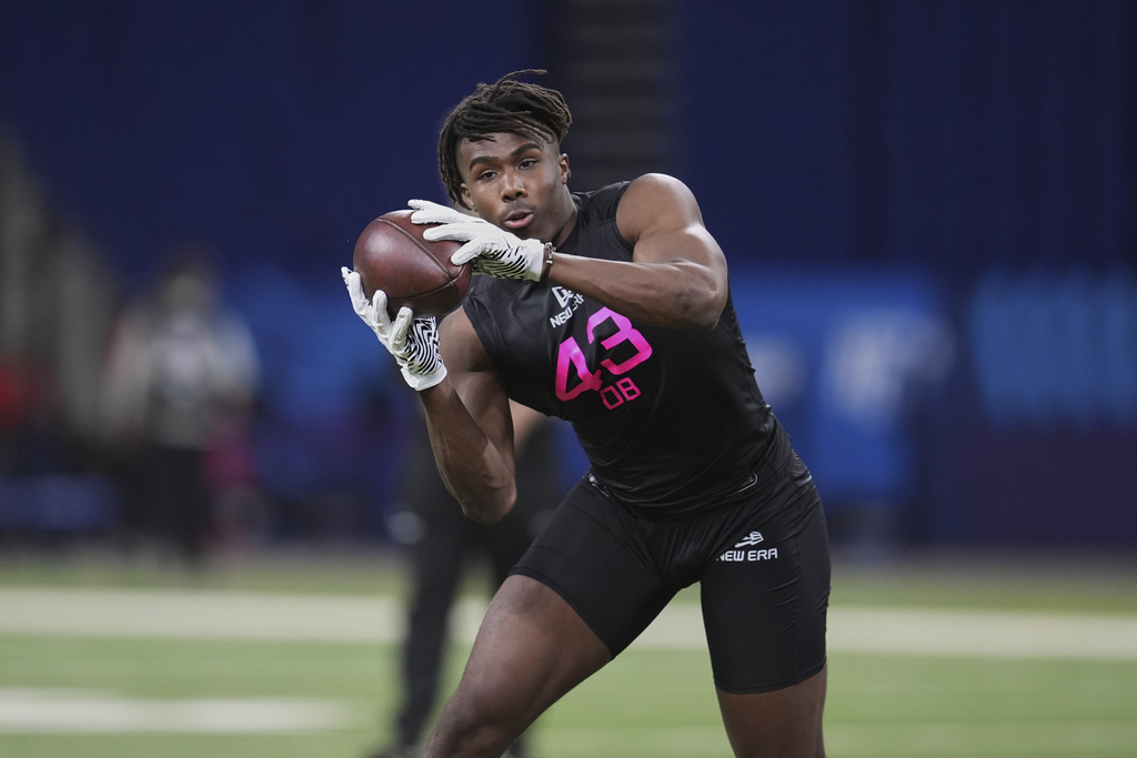 PFHOFAmbassador's tweet image. R.J. Mickens, @chargers DB - The #214 overall pick in the 2025 NFL Draft recorded an 89.8 PFF Overall Grade for his final season at Clemson (Per PFF) #boltup #Chargers #LAChargers #losangeles #NFLDraft2025 #NFLDraft #nfldraft25 #NFLScheduleRelease