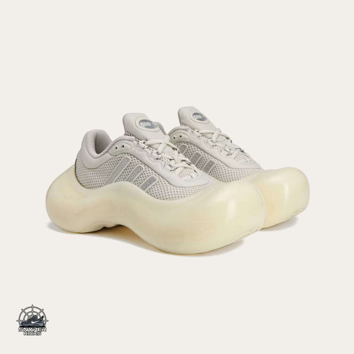 SnyperKicks's tweet image. Avavav x adidas Moonrubber &quot;Off White&quot;
Colorway: Off White/Silver Metallic/Chalk White
Style Number: 
Release Date: May 22, 2025
Price: $350
#OffWhite #avavav #adidas #moonrubber