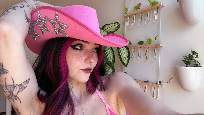 Watch Lana Bee 🔪 GSCP*'s leaked NSFW photo on TwXstars