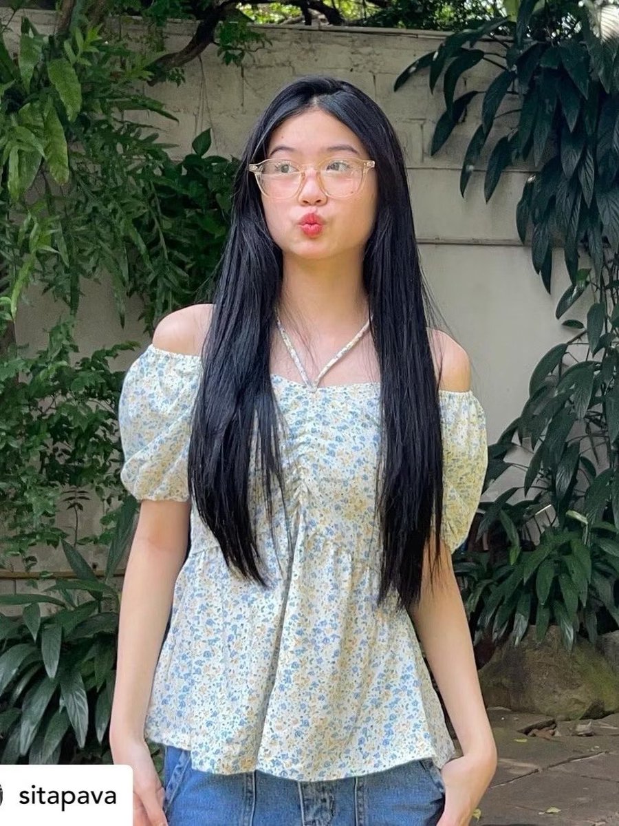 buttxerr's tweet photo. 🌸 ￼POKEE CIARA TOP เสื้อทรงหลวมคอวี แขนตุ๊กตา ลายดอกไม้ *Bluebird(S) 400฿ ส่งฟรี used like new

#ส่งต่อpokeepeeko #pokeepeeko #ส่งต่อเสื้อผ้ามือ2 #ส่งต่อเสื้อผ้า #ส่งต่อเสื้อ #ส่งต่อเสื้อผ้ามือสองสภาพดี #ส่งต่อเสื้อผ้าราคาถูก #ส่งต่อstylist #pokee_peeko #POKEEPEEKO #POKEE_PEEKO https://t.co/BezpScWQXp