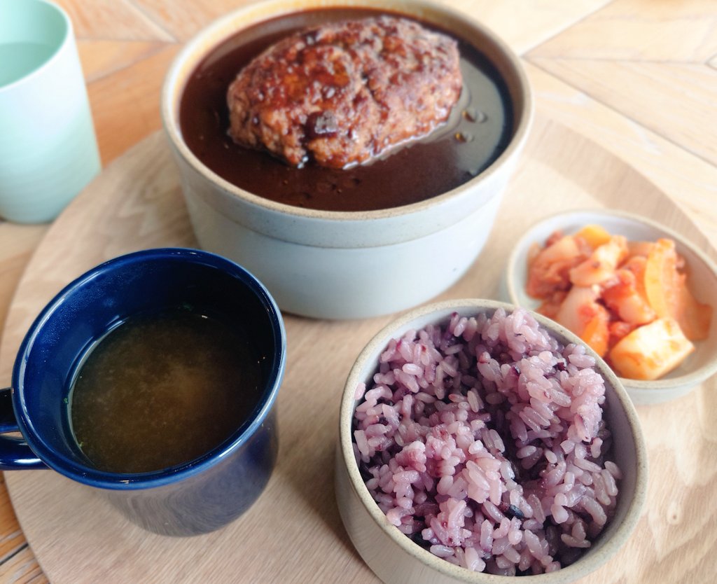 robatenc's tweet photo. ランチ
糖質制限中なので、なによりもサラダあるとこを探す。
POTTO
おしゃれであるΣ(゚Д゚;)ワイ大丈夫か
健康そうで美味いランチだった(* ゚∀゚)=3ウマー!!
アイスティーのグラスおしゃれよなwww
#POTTO #紅茶同盟 https://t.co/ksxkjT9f5y