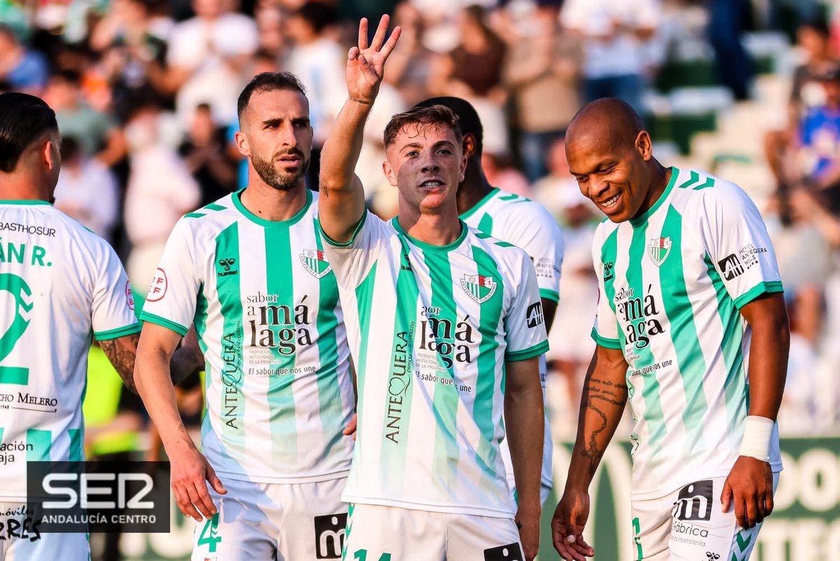 Alex Rubio logró el pasado sábado lo que ningún jugador del <a href="/AntequeraCF/">Antequera C. F.</a> había conseguido en seis años. 

Desde el 19 de mayo de 2019 no veíamos un hat-trick con la blanquiverde en El Maulí. Fue Alberto Aguilar contra el Guadix.