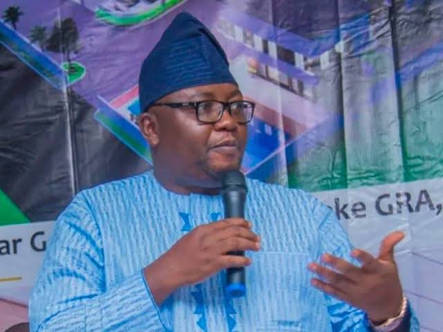 Minister of power Adelabu has criticized the electricity distribution companies for the inadequate power supply, stating that they have let Nigerians down and continue to be the most vulnerable part of the power supply chain.

Adelabu expressed concern over the persistently low
