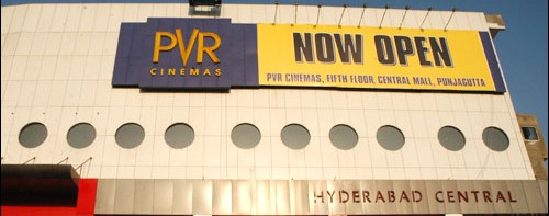 finleh39's tweet photo. Second Multiplex in Hyderabad
PVR Cinemas - Central Mall, Panjagutta Opened on February 3, 2006
Opening Films :
#Aksar(Hin)
#RangDeBasanti(Hin)
#TheChroniclesOfNarnia(Eng)
#Happy(Tel)
#HyderabadMultiplex https://t.co/9KDTyOeoac
