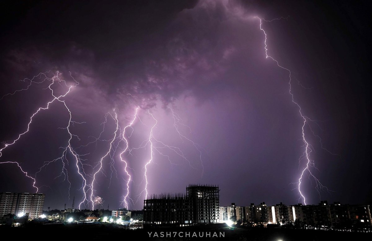 Bhubaneswar thunderstorm ⛈️ 
(Clicked last year)