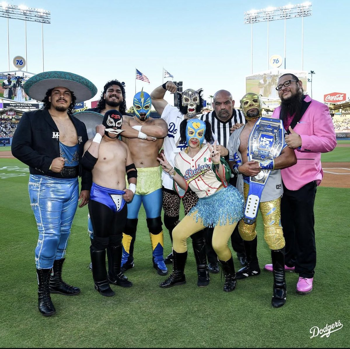 Got to wrestle at Dodger Stadium today 🐱⚾️