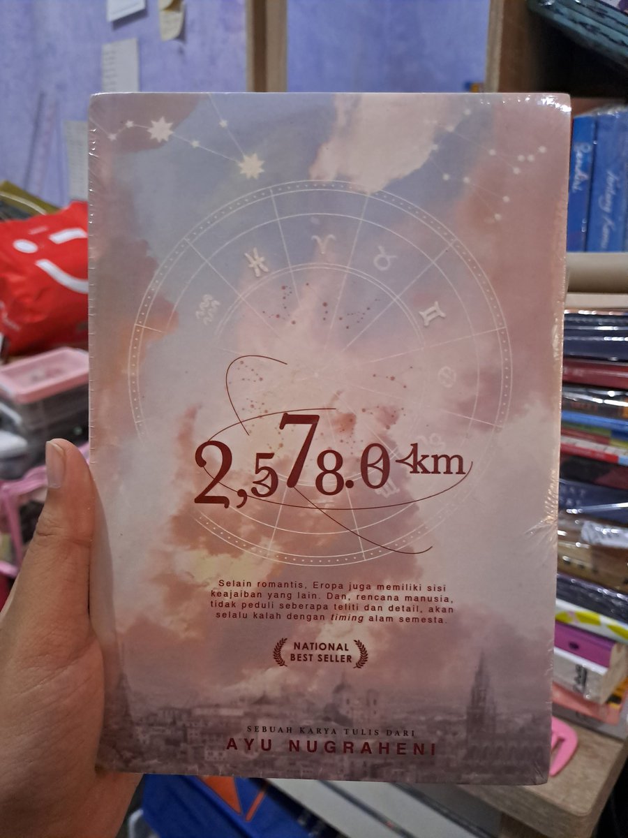 chyz_mee's tweet photo. Wts novel 2,578.0km karya kak Ayu Nugraheni 45k ajaa
Pengiriman manual yaa, aku pake jne.
#wtsnovel
#zonauang https://t.co/TOZpQdg9Ul