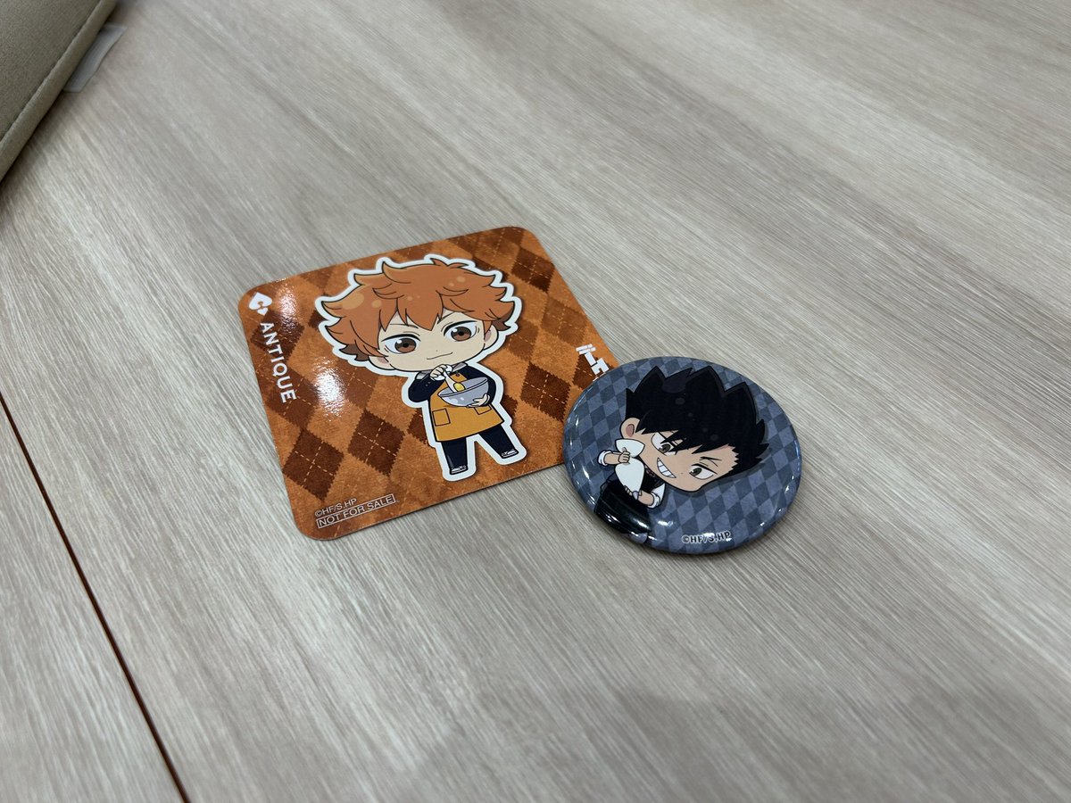 amuyuta13's tweet photo. パン屋とコラボしてたから買ってみた！
2000円以上購入でランダムコースター一発で推しを出しました♡
やったね💕︎ https://t.co/QyXxMwfvdi