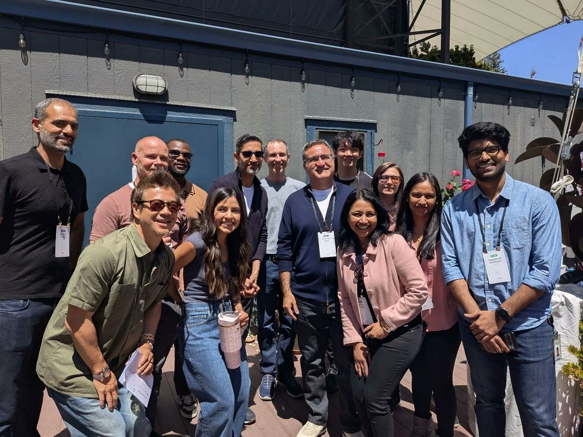 izadi_shahram's tweet image. It was a privilege to be onstage at #GoogleIO to unveil the latest with #AndroidXR! Huge thanks to our team & amazing partners @SamsungMobile @Qualcomm @GentleMonster @WarbyParker!
Watch: youtube.com/watch?v=o8NiE3… Blog: blog.google/products/andro… #GoogleIO