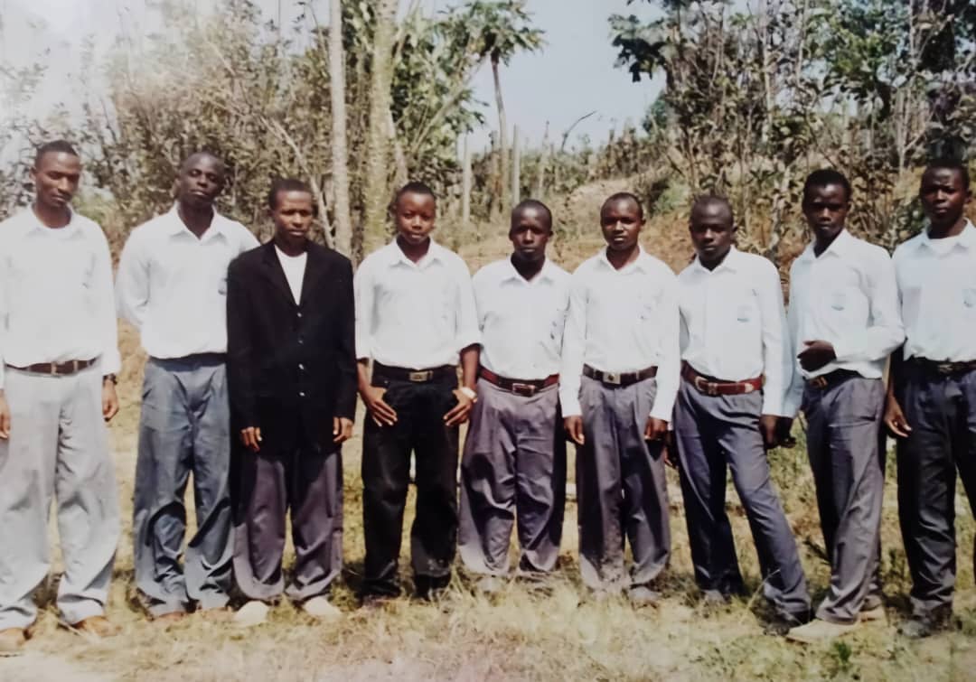 Valley College, Bushenyi (@valley_college) on Twitter photo Part of 2006 Science Class at Valley College, Bushenyi. Who can you identify doves? <a href="/GakyaroC/">Matsiko Coleb Gakyaro</a> <a href="/ValleyCollegeL1/">Valley College League</a> <a href="/GrapesFC1/">Grapes FC</a> Part of 2006 Science Class at Valley College, Bushenyi. Who can you identify doves? <a href="/GakyaroC/">Matsiko Coleb Gakyaro</a> <a href="/ValleyCollegeL1/">Valley College League</a> <a href="/GrapesFC1/">Grapes FC</a>