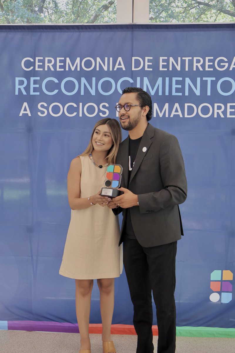 fplanorg's tweet image. Recibimos el Reconocimiento a la Trayectoria Social por parte de @TecdeMonterrey 

Este mérito celebra el esfuerzo y trabajo de cientos de voluntarios que semana a semana desarrollan diversos proyectos para beneficiar a las comunidades más vulnerables.

Seguimos #HaciendoElCambio
