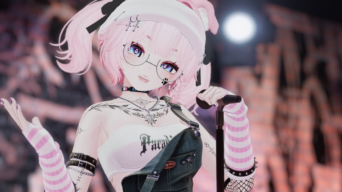 Wrendoolin's tweet image. Screaming a song in your name! 🎵🎤