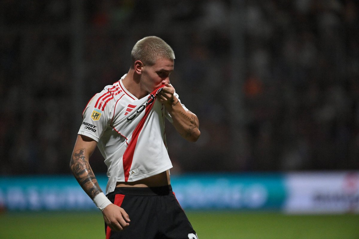 Termontiel_'s tweet photo. Nuevamente, Mastantuono y Armani los unicos a la altura cuando las papas queman.

Desaprovechamos una chance única de ganar un torneo argentino con nuestro rival de toda la vida en el piso.

Inexplicable. https://t.co/Laj5w7MtPR