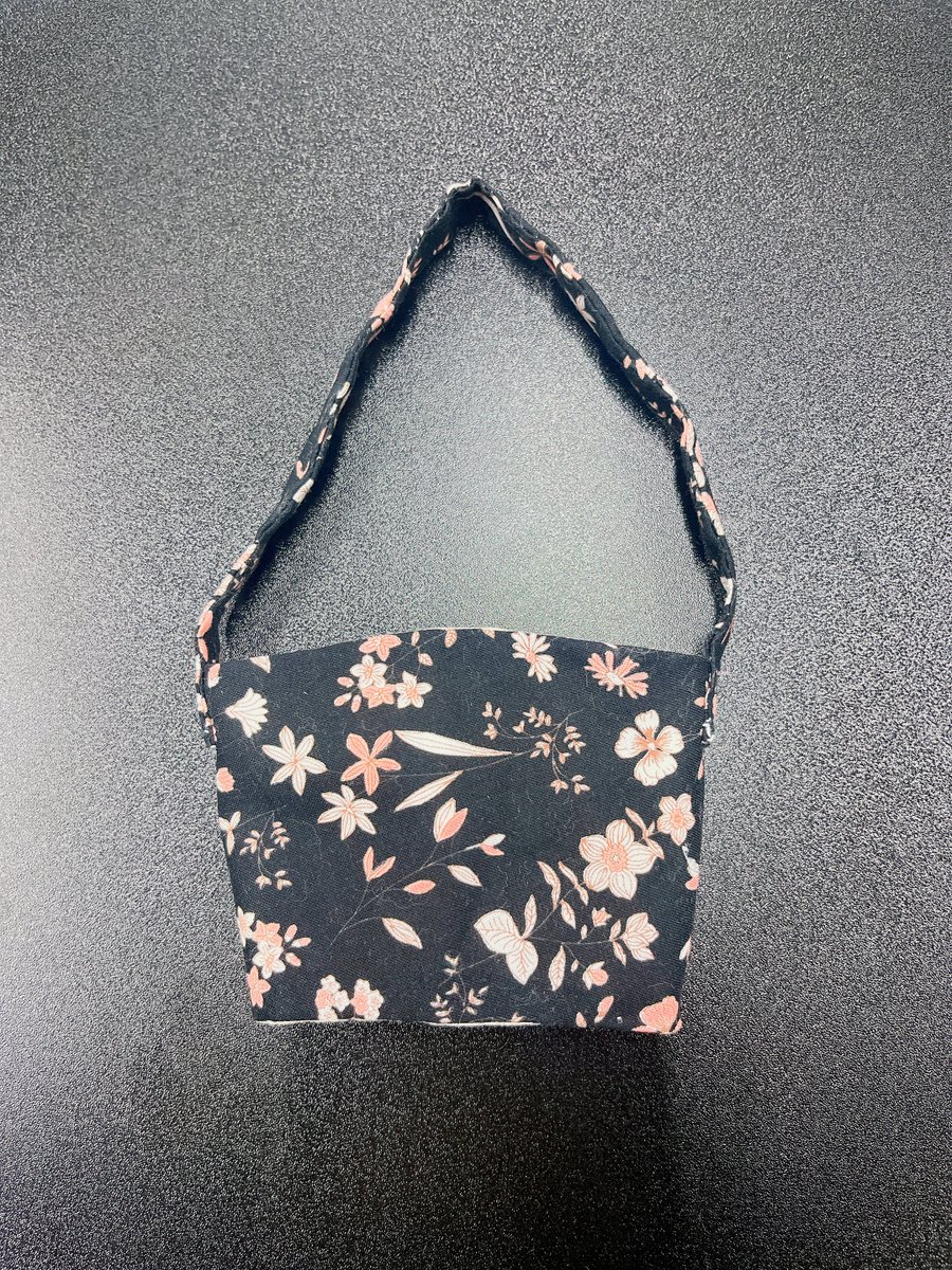 oneness_0701's tweet photo. https://t.co/2cJFkXOSlO
手縫いで作った、ドリンクホルダーをメルカリにて販売しています！他にもハンドメイド作品を出品しているので、ぜひ覗いてみて下さい♪ https://t.co/DTuqsBvILX