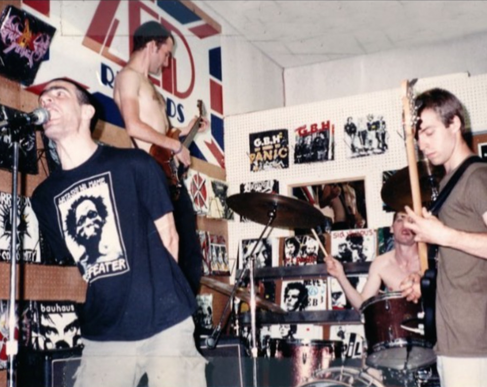 37 years ago today 
Fugazi – in-store performance for an audience of 20 - Zed Records, Long Beach, California – May 21, 1988

Pic 1+2 by Joe Henderson
Pic 3 by Krk Dominguez

#punk #punks #punkrock #hardcore #hardcorepunk #fugazi #zedrecords #history #punkrockhistory #otd