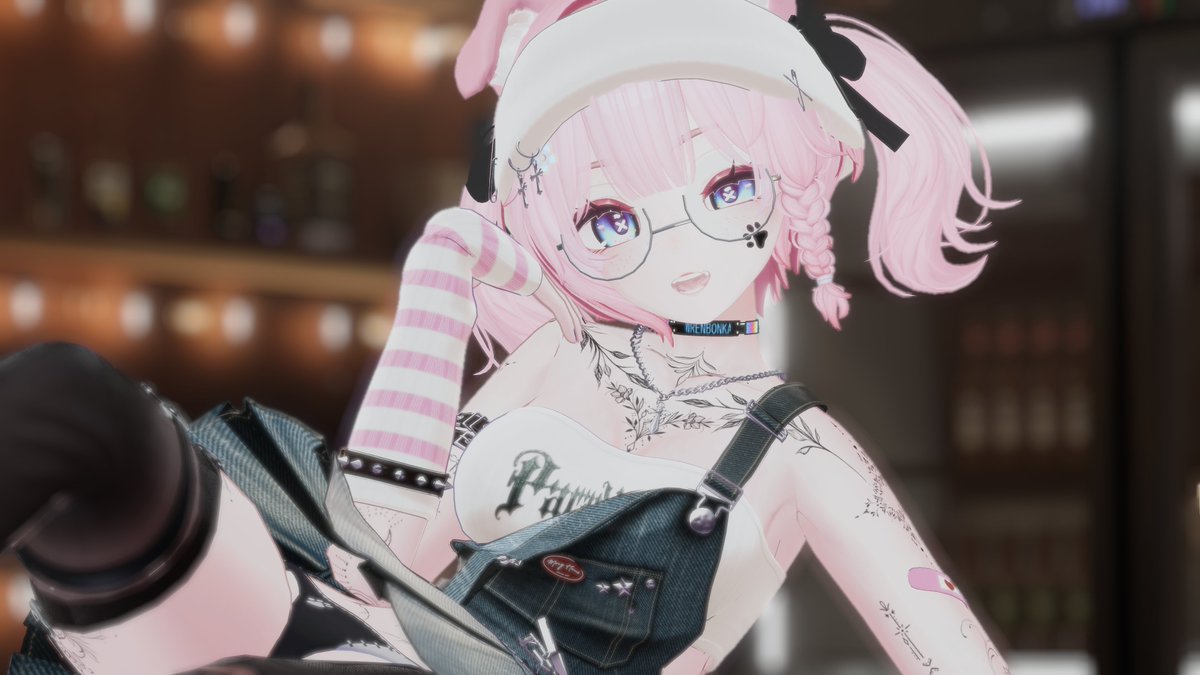 Wrendoolin's tweet image. Screaming a song in your name! 🎵🎤