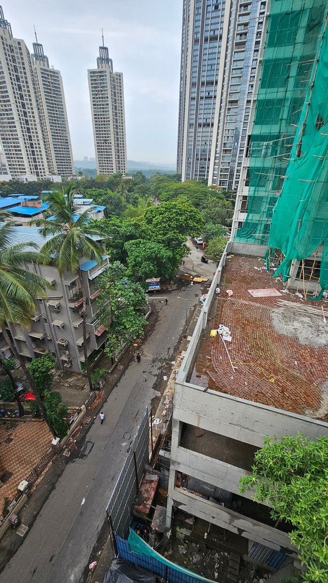 Prateek2101's tweet photo. It has been more than 10 days since the main exit of Amritvan Complex, 400063, has been blocked for concretization. The work was completed 5 days ago.  We only need the barricades removed and the surface leveled.

Request @mybmc to take the needful act
#goregaoneast #mumbai #bmc https://t.co/sMEihK6oc9