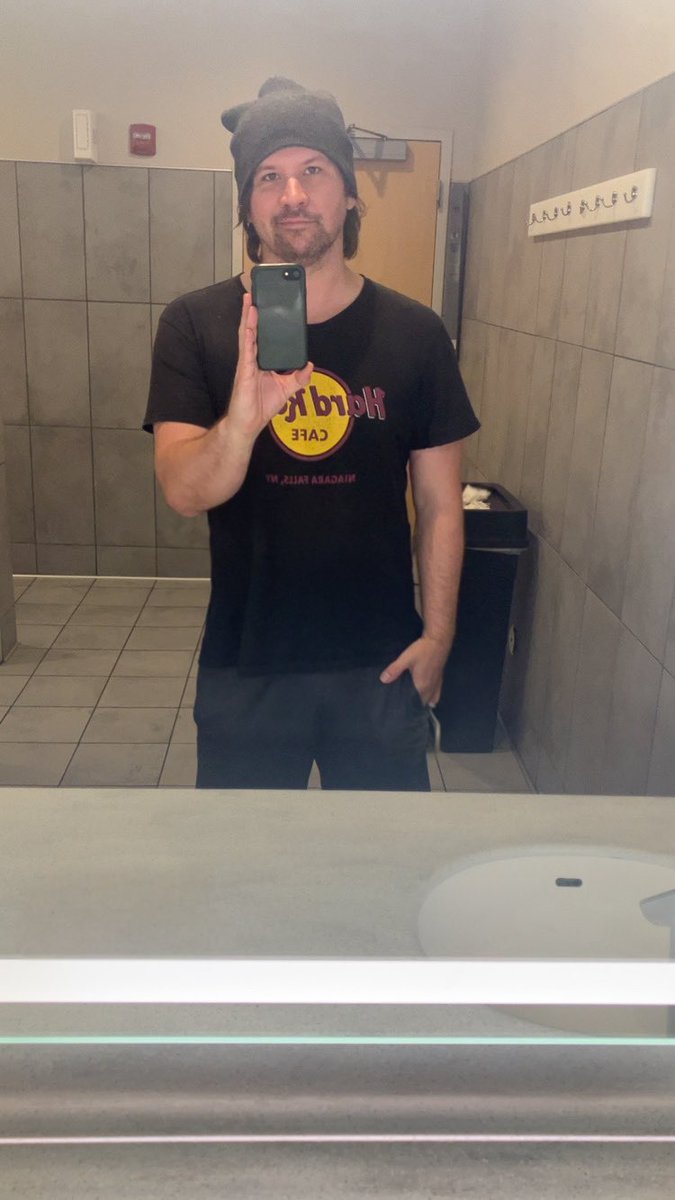 Andy Herrin (@andyherrin) on Twitter photo Some random girl just told me I look like I play in a 90s band. 🥸 Some random girl just told me I look like I play in a 90s band. 🥸