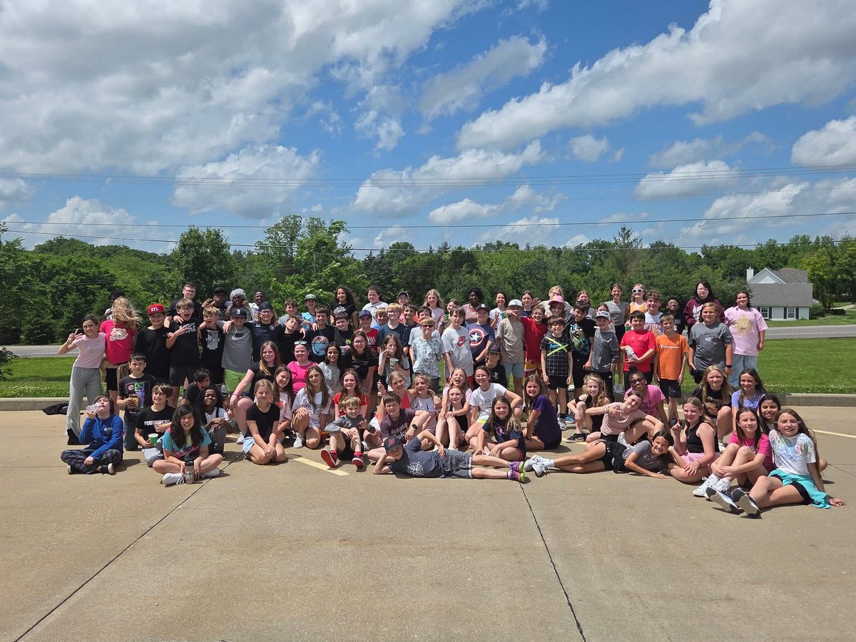 SCEAbramczykAP's tweet image. Our 5th graders enjoyed their barbecue today. Thank you to the volunteers and donations from our families that helped make it happen. We also want to thank @StoneCreekPTC for the snow cones!