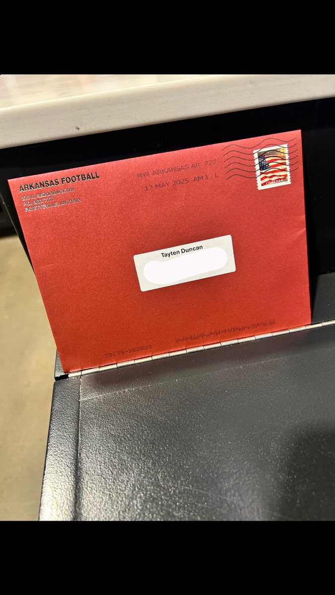 TaytenDuncan's tweet image. Thank you @CoachSamPittman and @RazorbackFB for the mail.
@RecruitMustang @1BroncoFootball @Waleed_Gaines @TheCoachStrick @CoachLeeBlank @CoachDeas