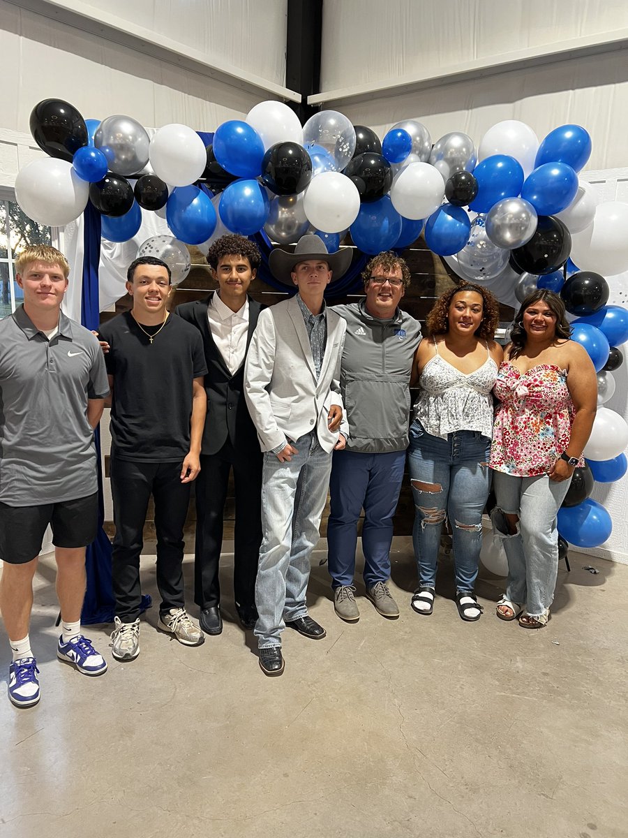 Such an awesome group of kids and a great banquet to send off the seniors! All the point scorers from the state meet! Featuring your 5A High Jump State Champ 😎