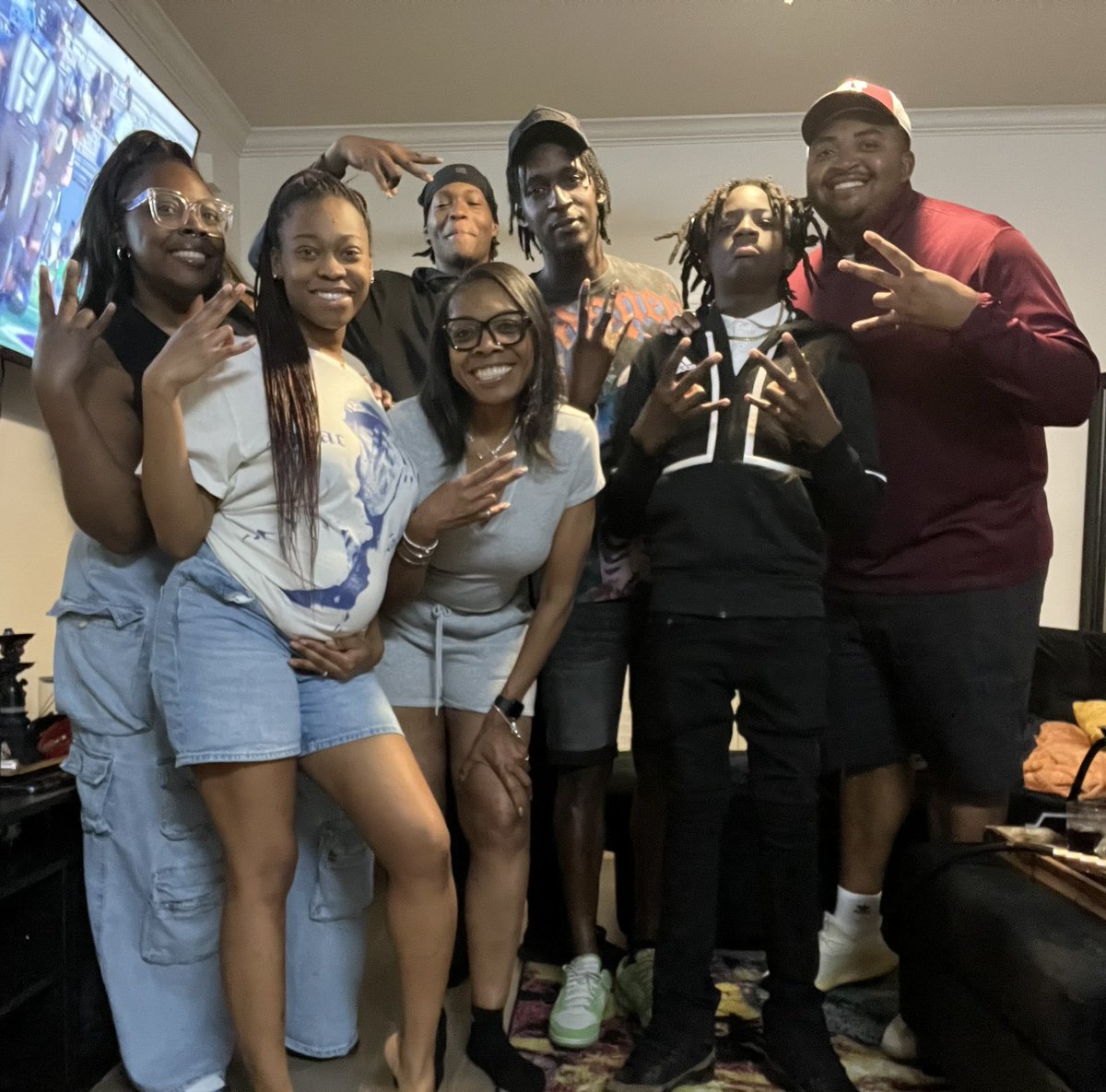 CortaviousT69's tweet photo. Preciate it @TyBarret for stopping by with the fam🔱 https://t.co/6o6yju53YR