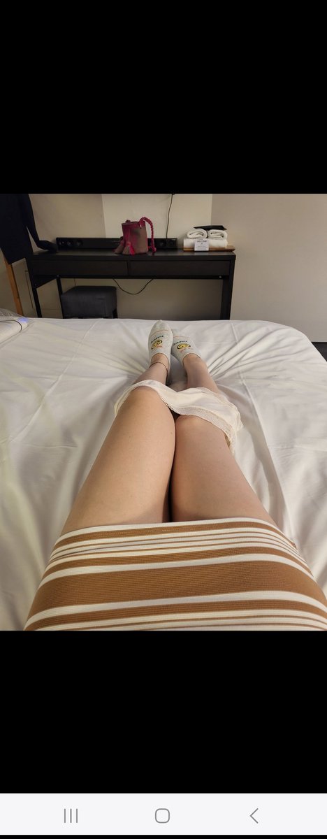 모텔에 먼저와 빨리오라며 팬티 내리고 사진찍어보내준 ~ ㅎ