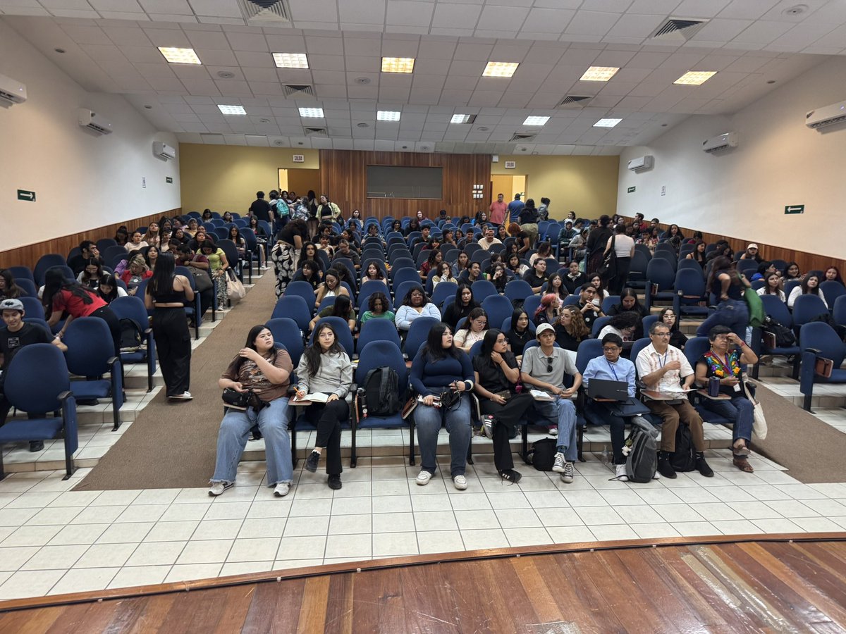 CastroLPatricia's tweet photo. Está mañana, participamos en un panel ante el alumnado de la Facultad de Paicología de la #UAS, donde hablamos de la importancia de la Comunicación en la prevención de la Violencia Obstétrica. #UACC #PonteÁguila 🦅 https://t.co/9wrfhCD4aB