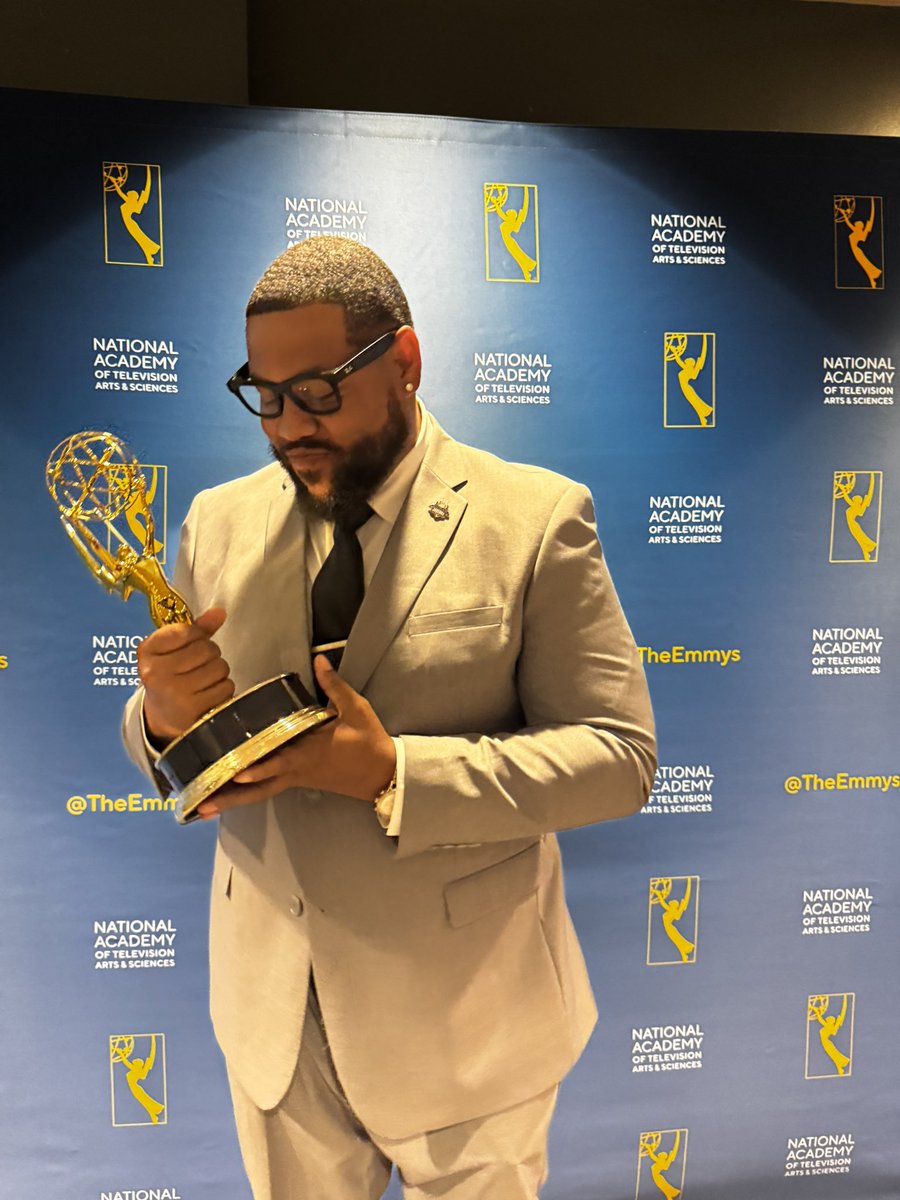 DaEdge1's tweet photo. I LITERALLY DON’T HAVE THE WORDS RIGHT NOW! EMMY AWARD WINNING EDGE!!! https://t.co/ArwjGZfBZW