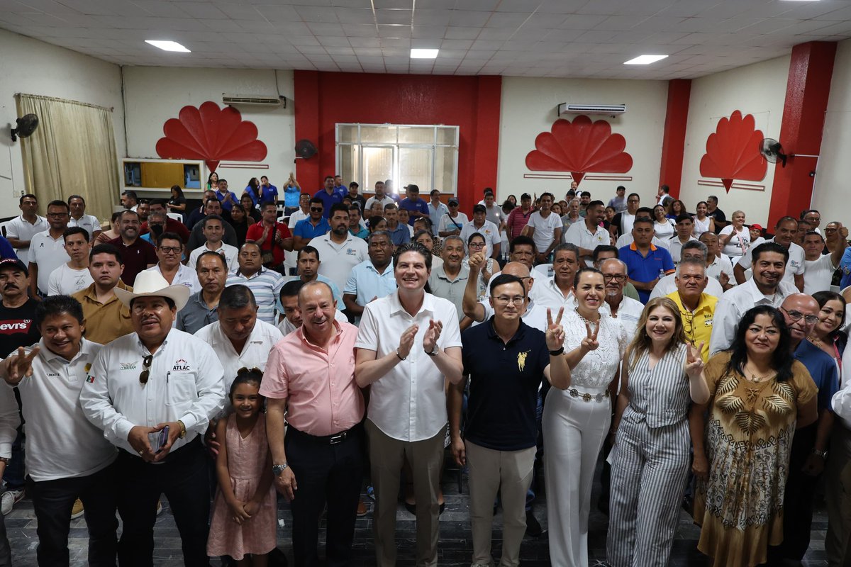 AlfonsoMtz_Mx's tweet image. 🤝 La gran importancia que tiene el Puerto de Lázaro Cárdenas, nos permitirá aprovechar las oportunidades comerciales con China e impulsar desarrollo económico de Morelia. 🇨🇳

#MoreliaBrillaMás✨