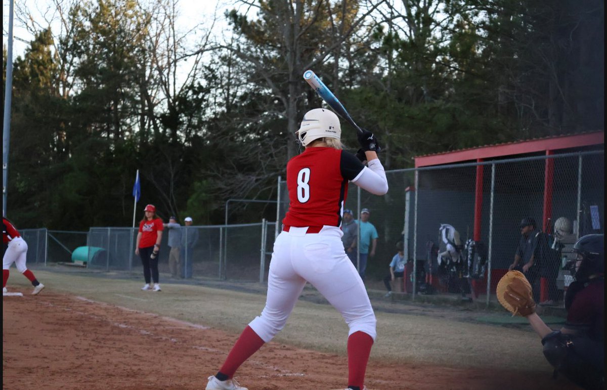 piperh26's tweet photo. Junior year is a wrap! I had so much fun playing with a great group of talented athletes! I’m so exited for senior year coming up! I am very exited for travel ball this summer! https://t.co/rrghod0RIe