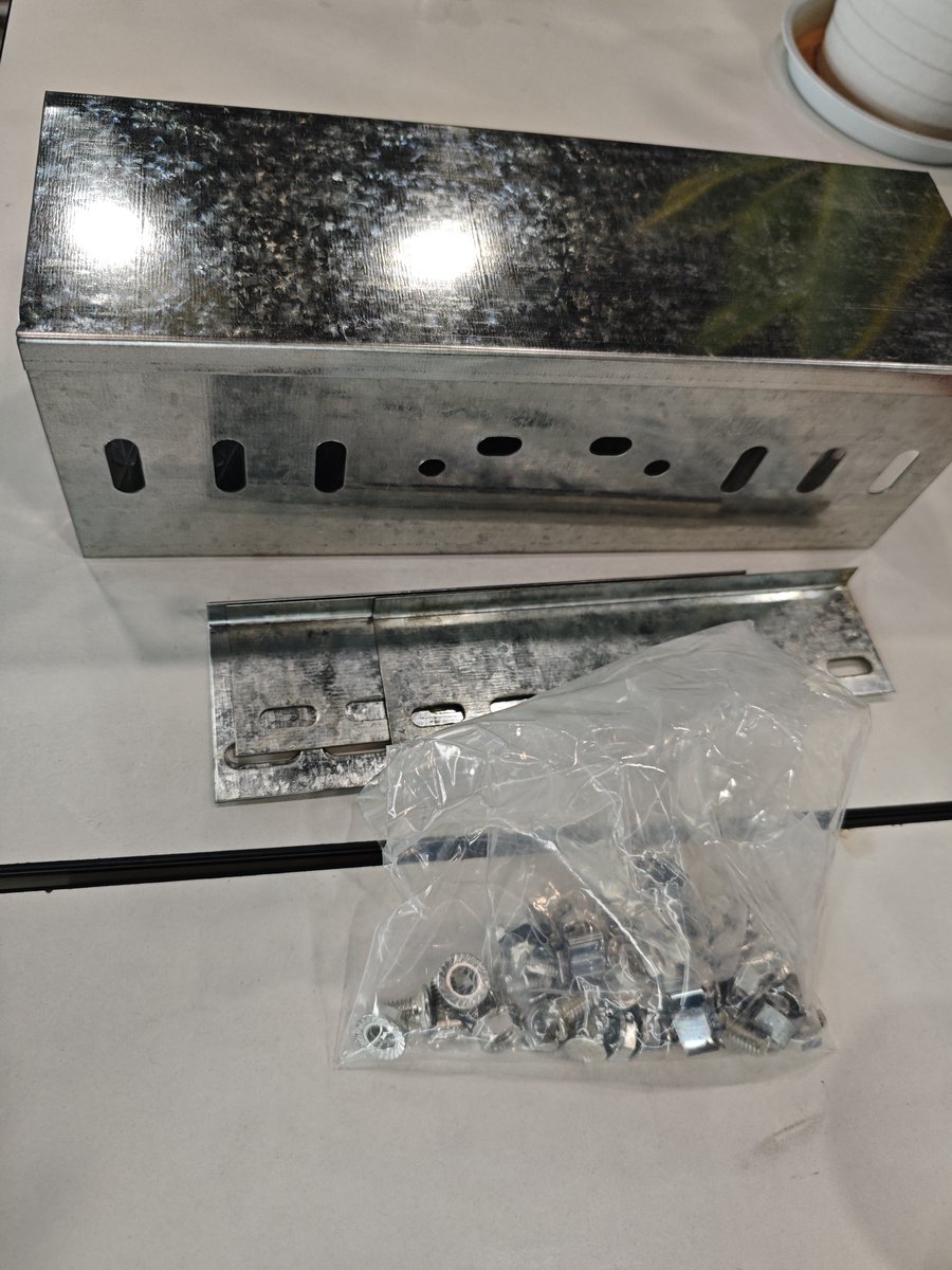 CSHONEST2020's tweet image. GI Trunk with cover
-Material: Galvanized steel
-Surface: Class 3
-Size: 100*100
-Thickness: According to requirement
#GITrunk #GITrunking