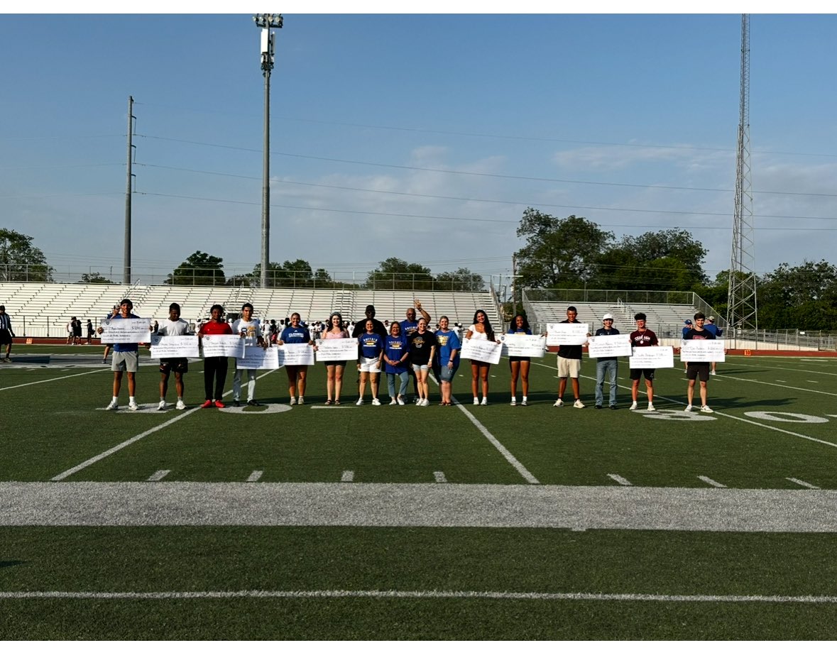 Clemens High School (@samuelclemenshs) on Twitter photo Huge thank you to our <a href="/ClemensASBC/">Samuel Clemens HS All Sports Booster Club</a> for awarding 21,000 in scholarships this evening at the Spring football game. Our student athletes will be able to utilize their generosity toward their post-secondary endeavors upon graduation! #oneherd <a href="/SCUCISD/">SchertzCiboloUC ISD</a> <a href="/scbuffalostrong/">Clemens Athletics</a> Huge thank you to our <a href="/ClemensASBC/">Samuel Clemens HS All Sports Booster Club</a> for awarding 21,000 in scholarships this evening at the Spring football game. Our student athletes will be able to utilize their generosity toward their post-secondary endeavors upon graduation! #oneherd <a href="/SCUCISD/">SchertzCiboloUC ISD</a> <a href="/scbuffalostrong/">Clemens Athletics</a>
