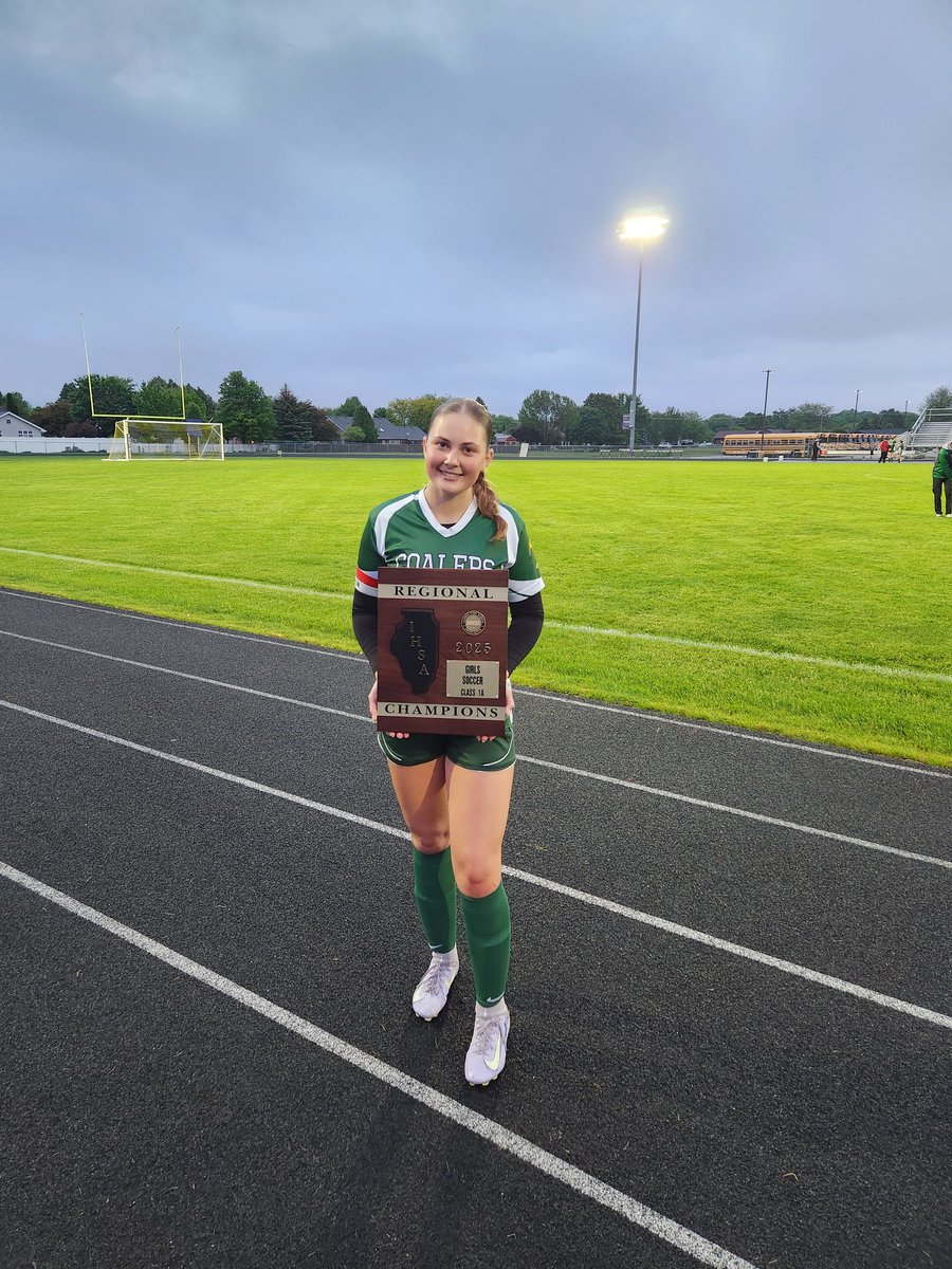 These girls are Regional Champions for the 4th time in school history, but 2nd time in last 3 seasons!!! 🏆⚒️
Coalers top Beecher, 4-0. They play at 5 pm on Friday night at the Coal City Sectional vs Chicago University. ⚽️🥅  
🚨COALER FANS🚨
Let's pack the stands Friday