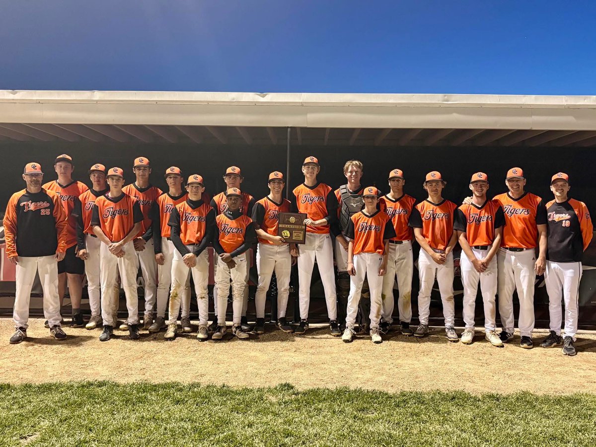 Clay Center (4A) takes home a regional championship and punches their ticket to Salina with a 10-2 win over Hoisington/Central Plains. The Tigers move to 19-6 on the year under HC Andy Bent. #sportsinkansas