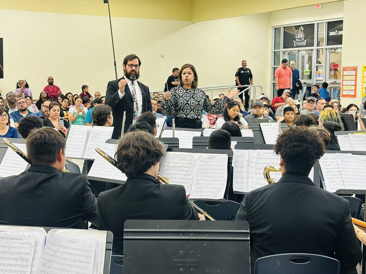 Bernal MS Band tweet media