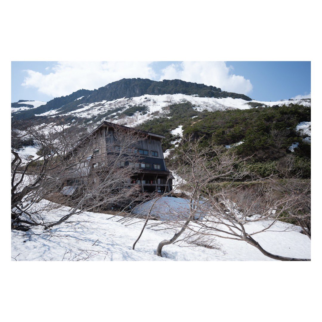 Yamasanka(小屋締め中) (@yamasanka_twts) on Twitter photo 春の安達太良山です。4度目の登山で、ようやく視界のひらけた頂に立つことができました。沼ノ平火口は壮大で感動的でしたが、爆風で5分といられませんでした!
#安達太良山
#春の山讃歌
#Yamasanka 春の安達太良山です。4度目の登山で、ようやく視界のひらけた頂に立つことができました。沼ノ平火口は壮大で感動的でしたが、爆風で5分といられませんでした!
#安達太良山
#春の山讃歌
#Yamasanka