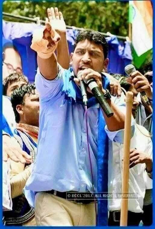 5 साल पहले आज के दिन 21 मई 2017 को बड़े भाई साहब चन्द्रशेखर आज़ाद जी ने जंतर मंतर पर भीम आर्मी की ऐतिहासिक रैली का आह्वान किया था। इस दौरान भीमआर्मी ने संघर्ष की नई मिशाल खड़ी की।
उसके बाद बहुजन युवाओ ने पूरे देश मे एक नई युवा क्रांति का आगाज किया।
#21मई_भीमआर्मी_क्रांतिदिवस