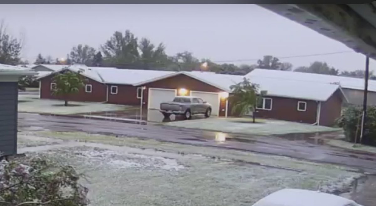 May 20th !!!   SNOW.  Maybe put those Christmas lights back up