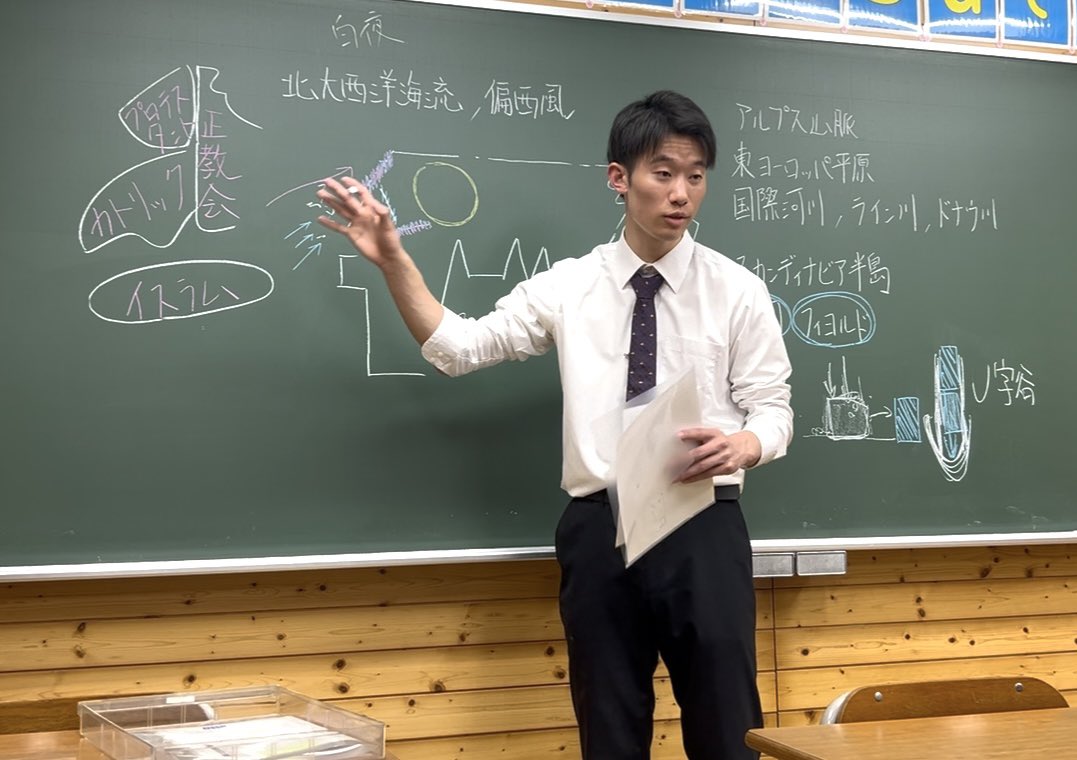 夜は授業🧑‍🏫 #中学受験 #高校受験 #大学生
#10代ラスト #もうすぐ夏休み #三重